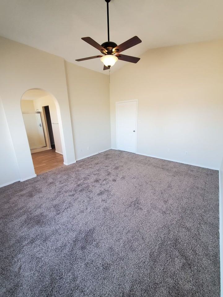 3070 Desert Sage Ave Sw - Photo 5 of 27