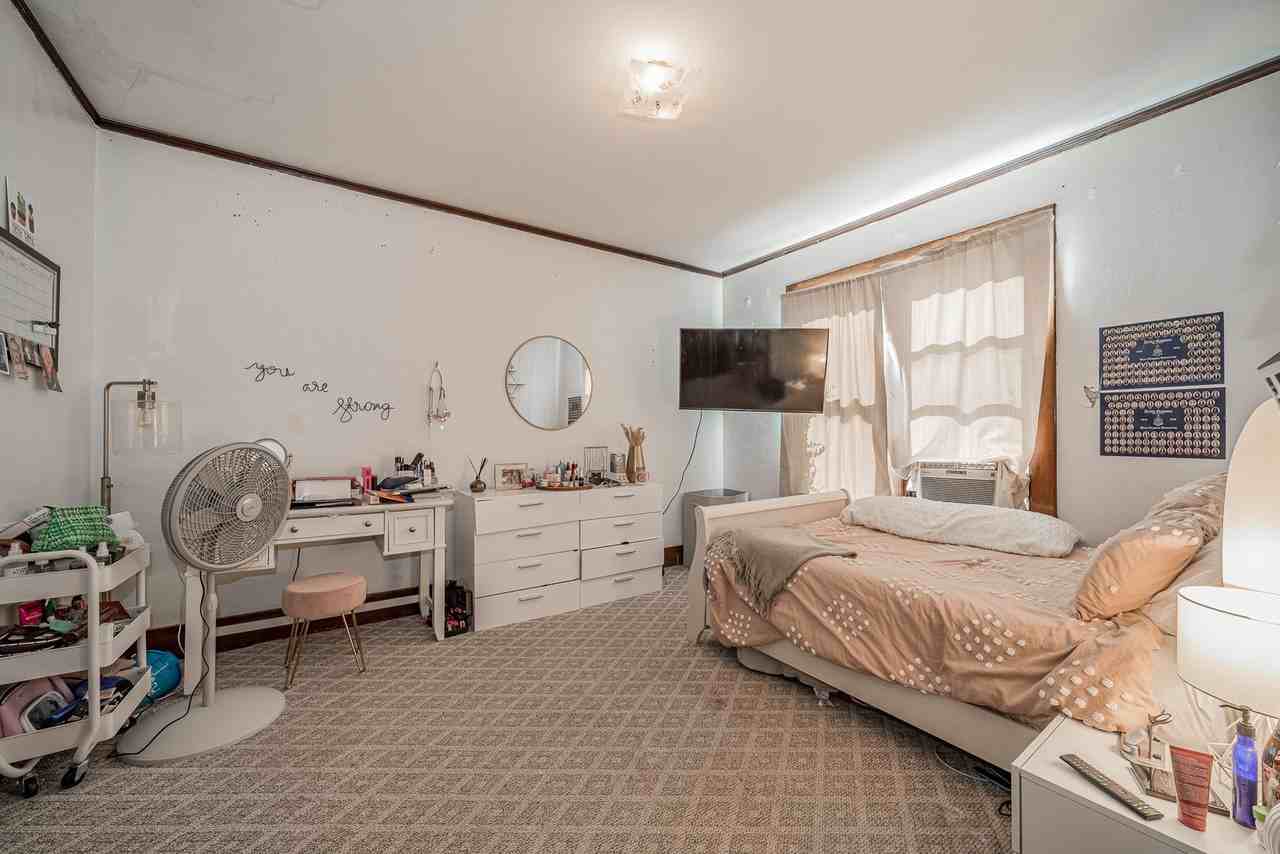 401 Fife St - Photo 7 of 42
