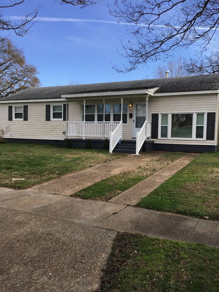 1847 Springwood St - Photo 2 of 23