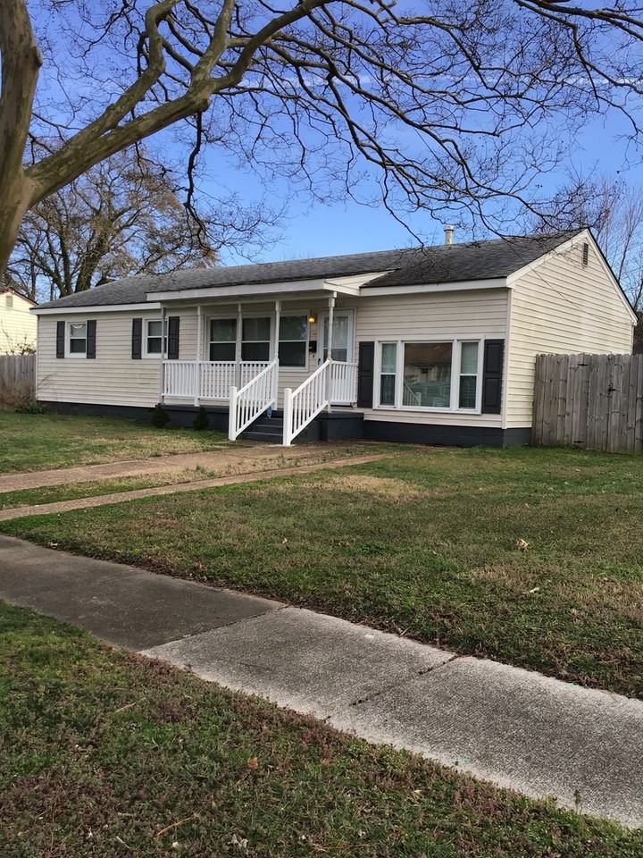 1847 Springwood St - Photo 3 of 23