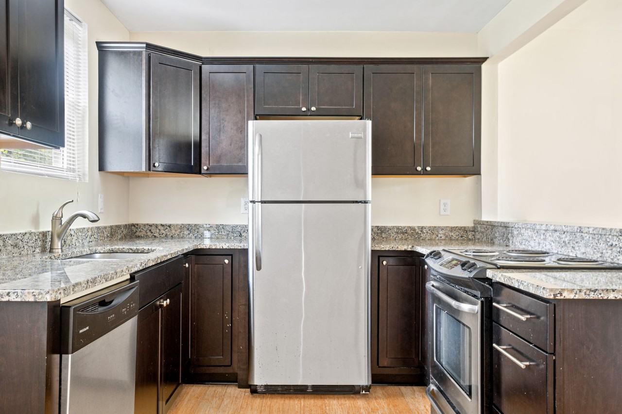 865 Santee St - Photo 5 of 17