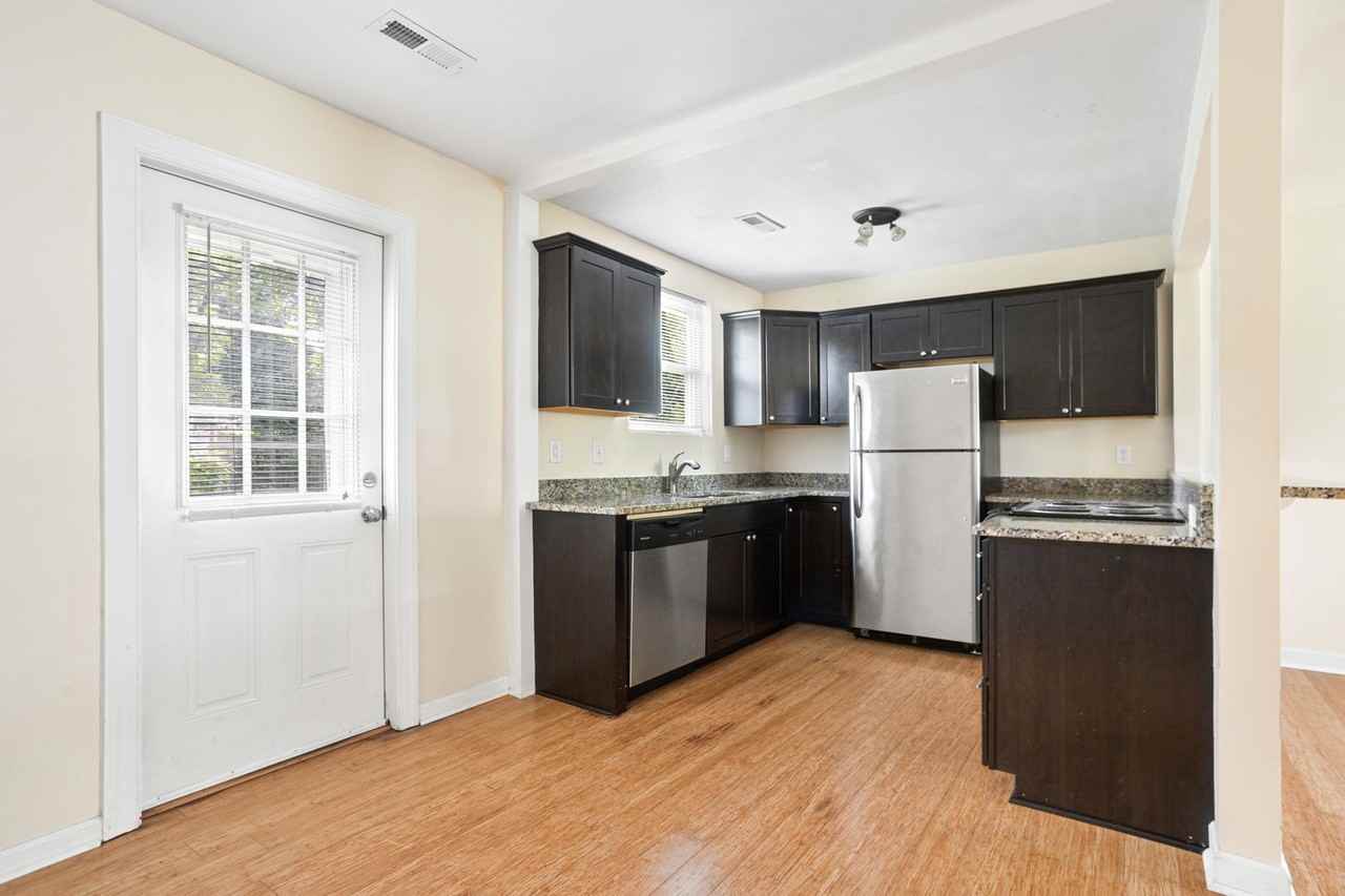 865 Santee St - Photo 7 of 17