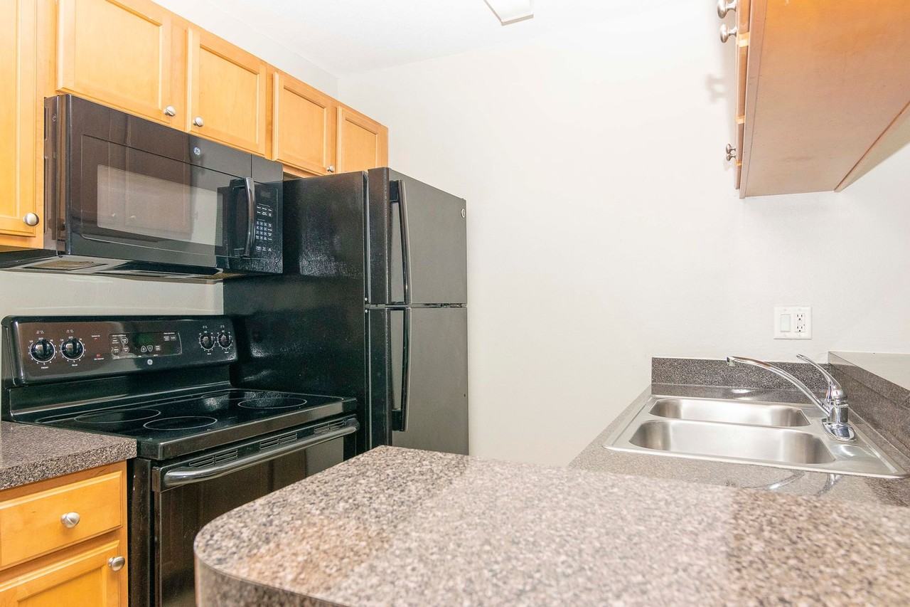 202 Lake Parsons Grn #203 - Photo 7 of 16