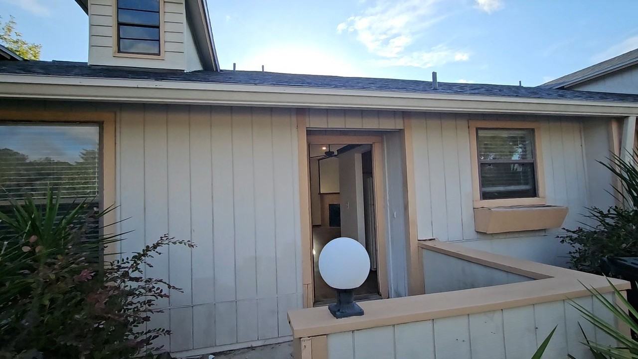 1234 Montecello Dr #B - Photo 2 of 12