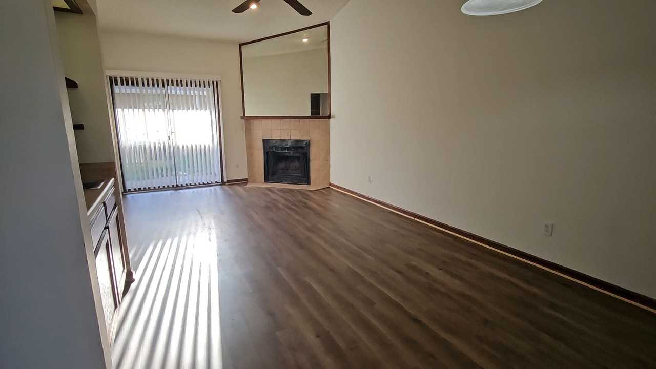 1234 Montecello Dr #B - Photo 3 of 12