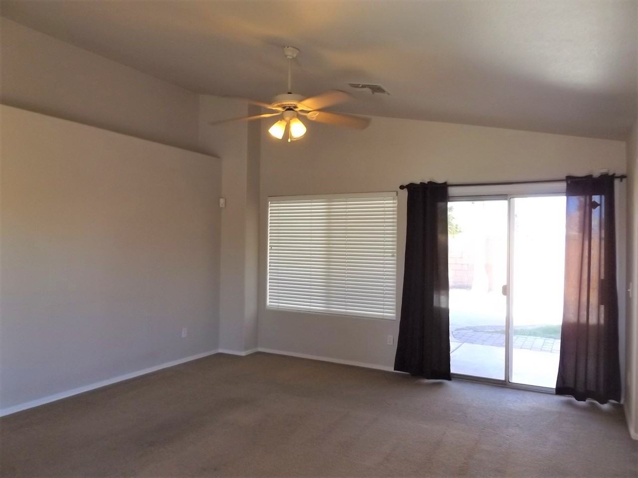 116 W Del Rio St - Photo 4 of 21