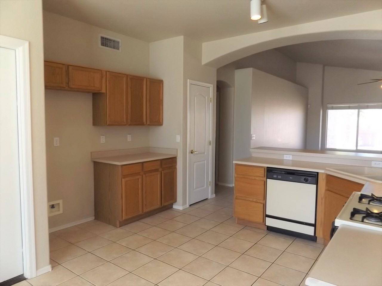 116 W Del Rio St - Photo 7 of 21