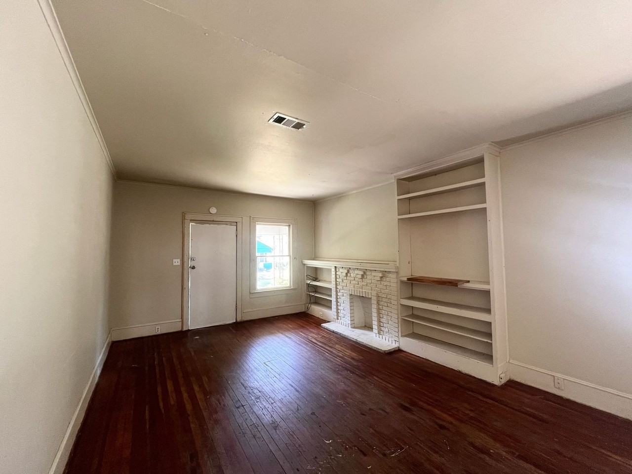 328 Prospect St - Photo 2 of 8