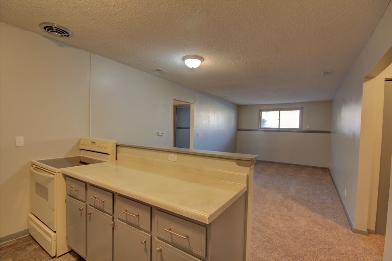 SL BER2440 - Photo 2 of 17