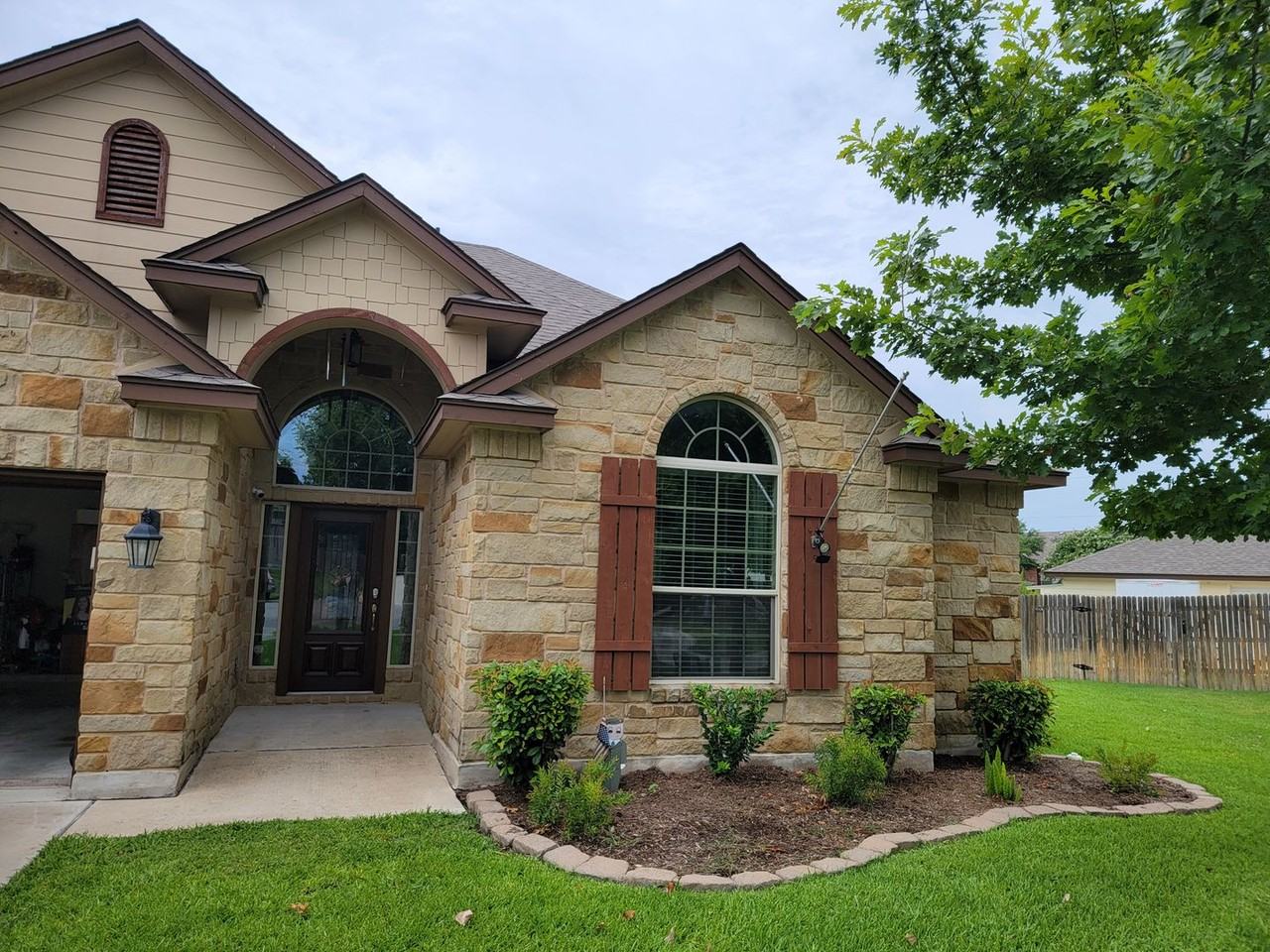 4910 Ledgestone Trl - Photo 2 of 26