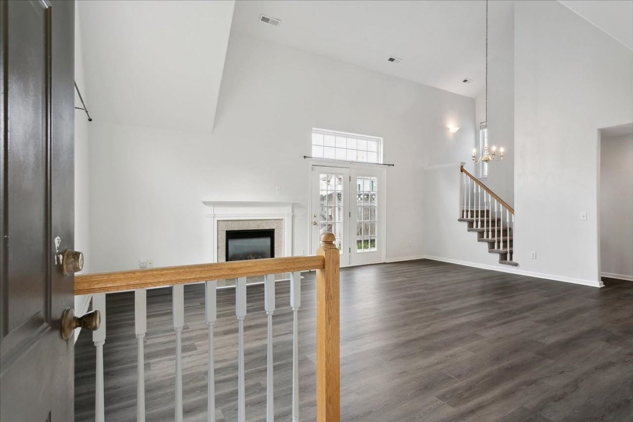 100 Post Oak Rd - Photo 3 of 26