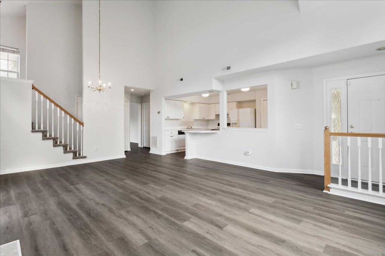 100 Post Oak Rd - Photo 5 of 26