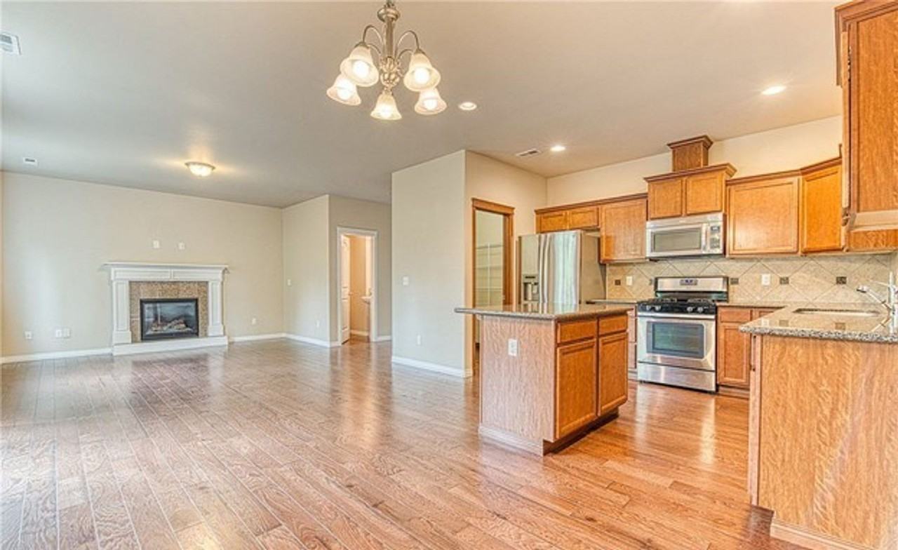 27 161st Pl Se - Photo 3 of 28