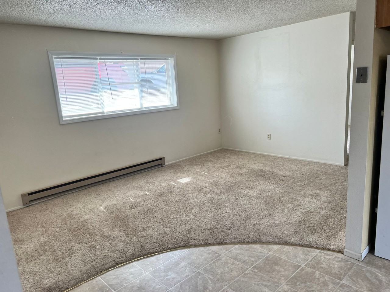 Quaint 2 Bedroom located in Mills, Wy - Photo 2 of 5