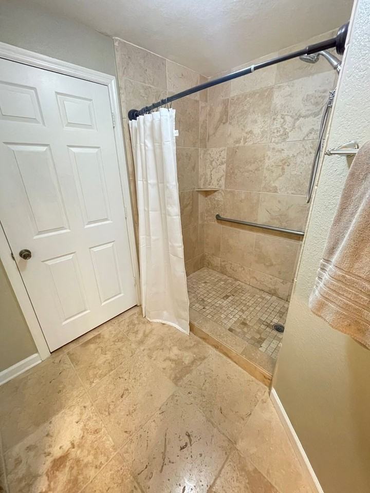 2801 Chancellorsville Dr - Photo 4 of 18