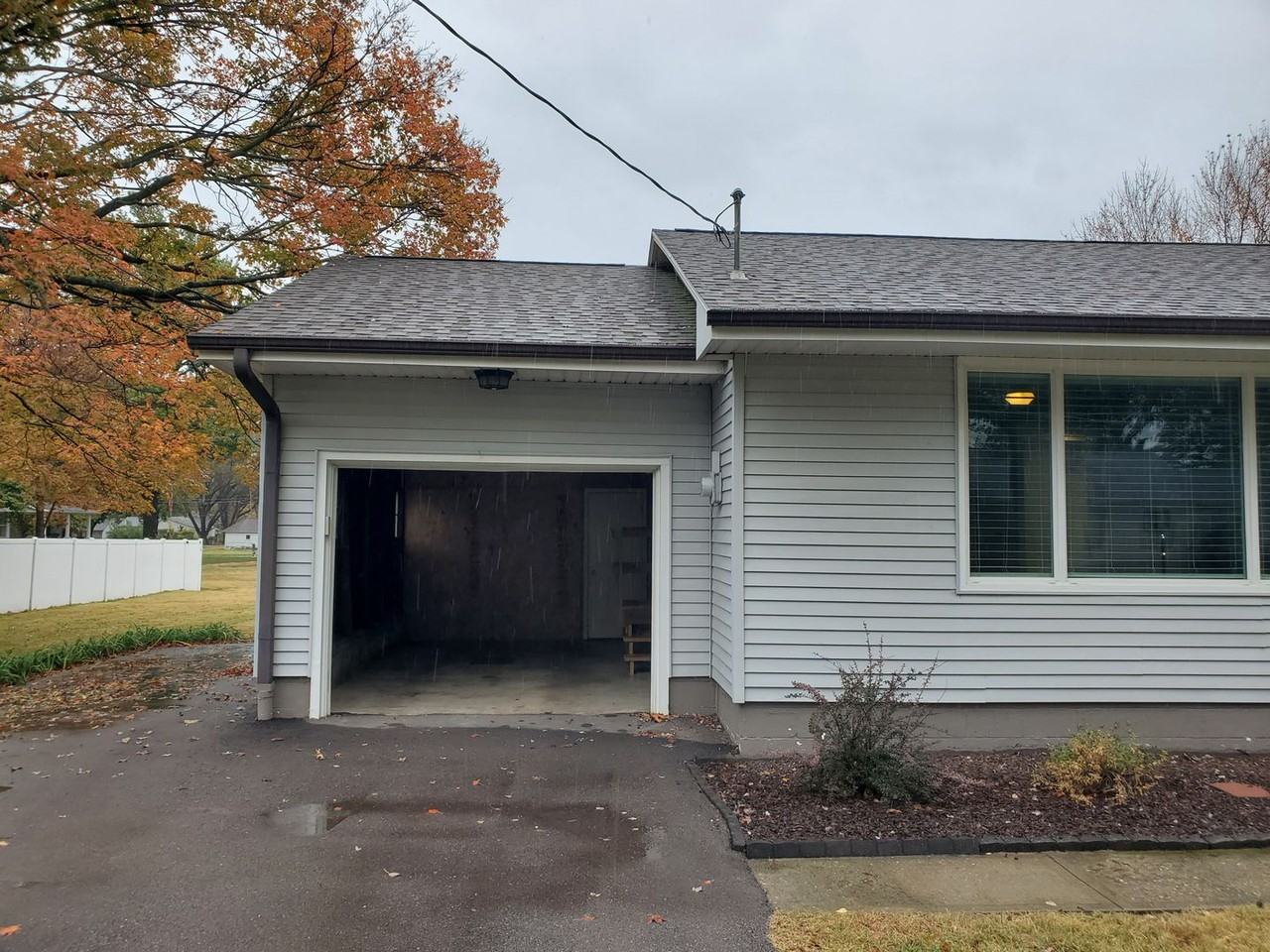 305 Main St - Photo 2 of 49