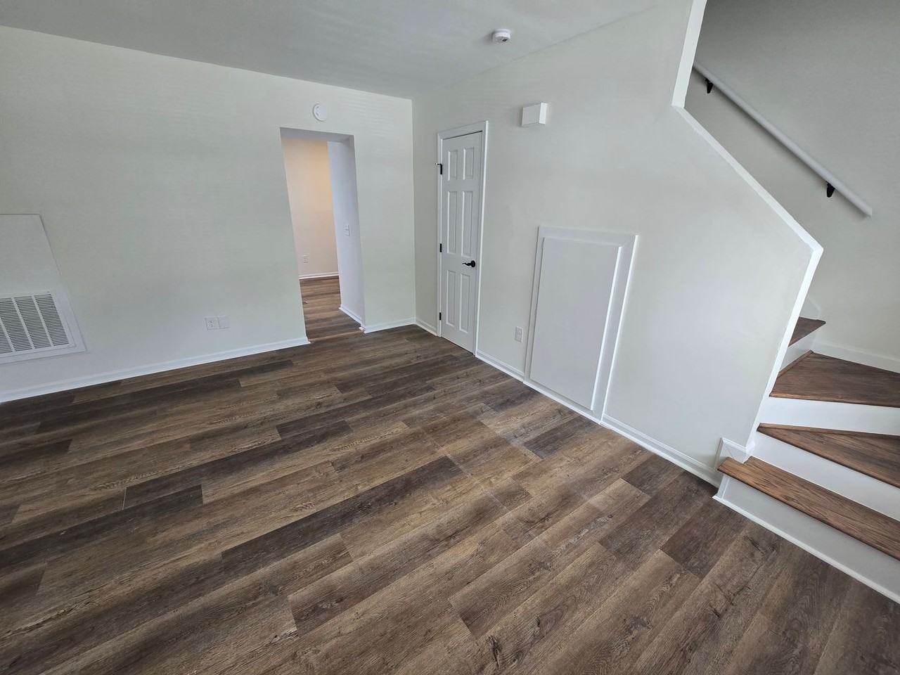 6401 Clifton St - Photo 2 of 19