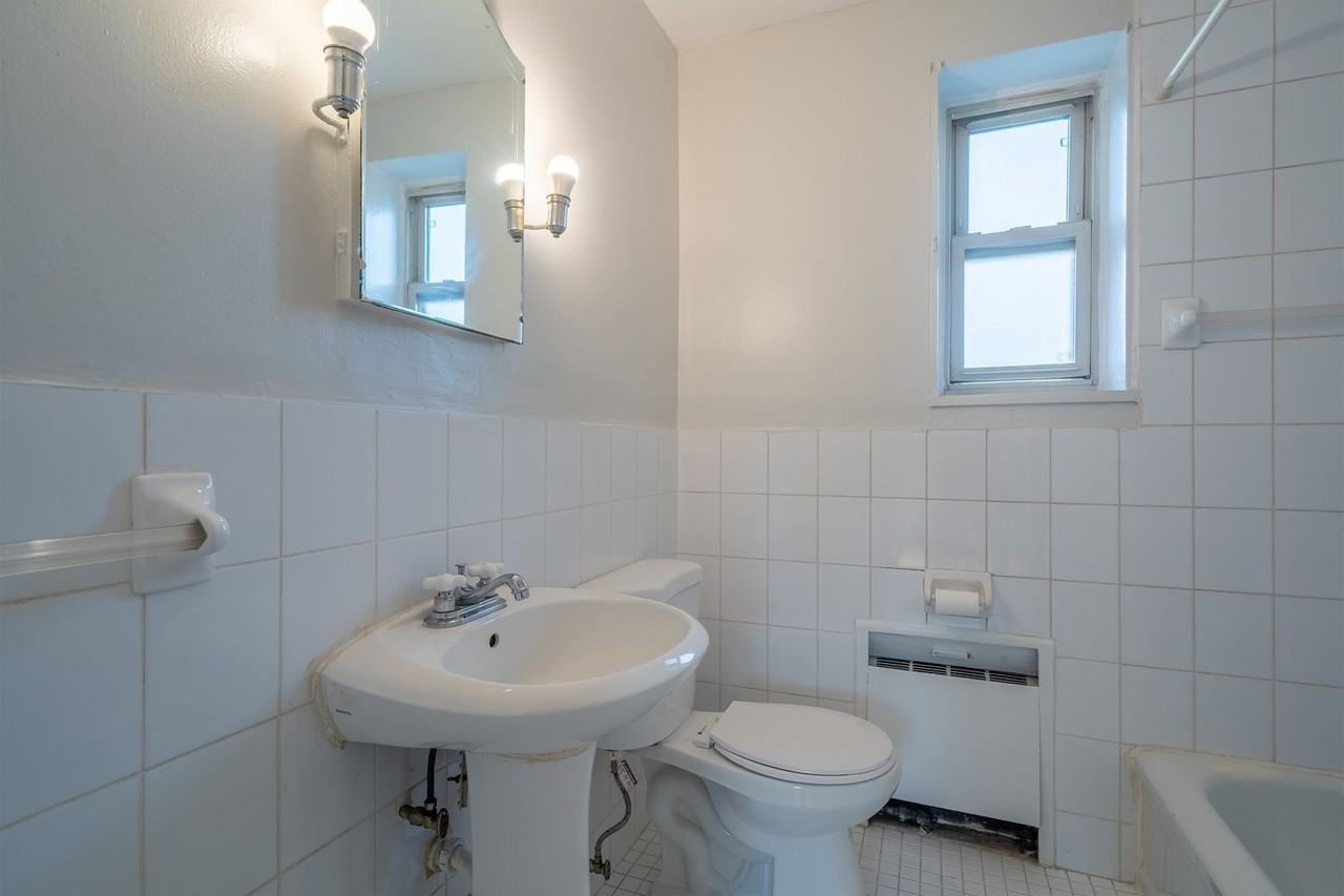 Delaware Ave Apartments - Photo 3 of 8