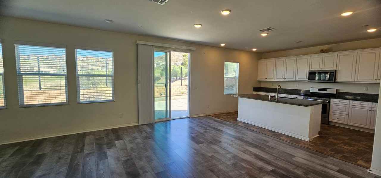 24535 Acadia Dr - Photo 4 of 22