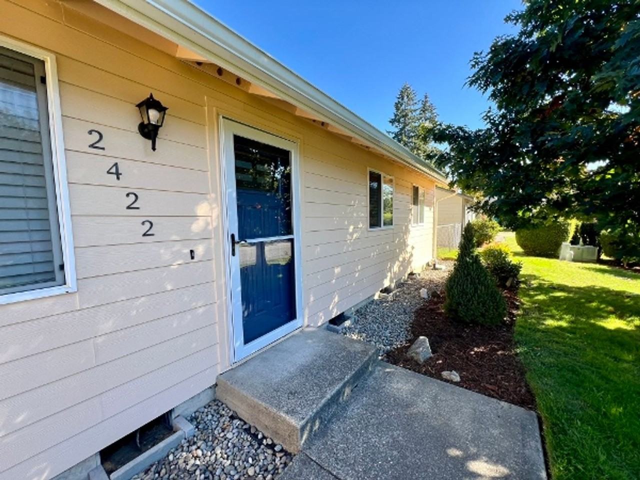 2422 Leach Ct Se - Photo 2 of 25