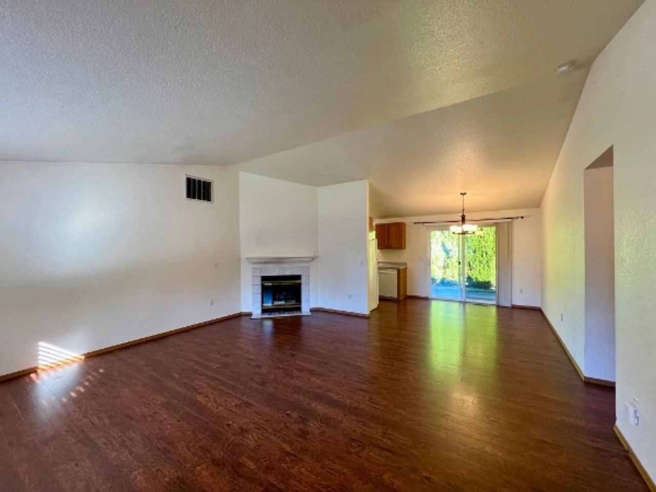 2422 Leach Ct Se - Photo 3 of 25