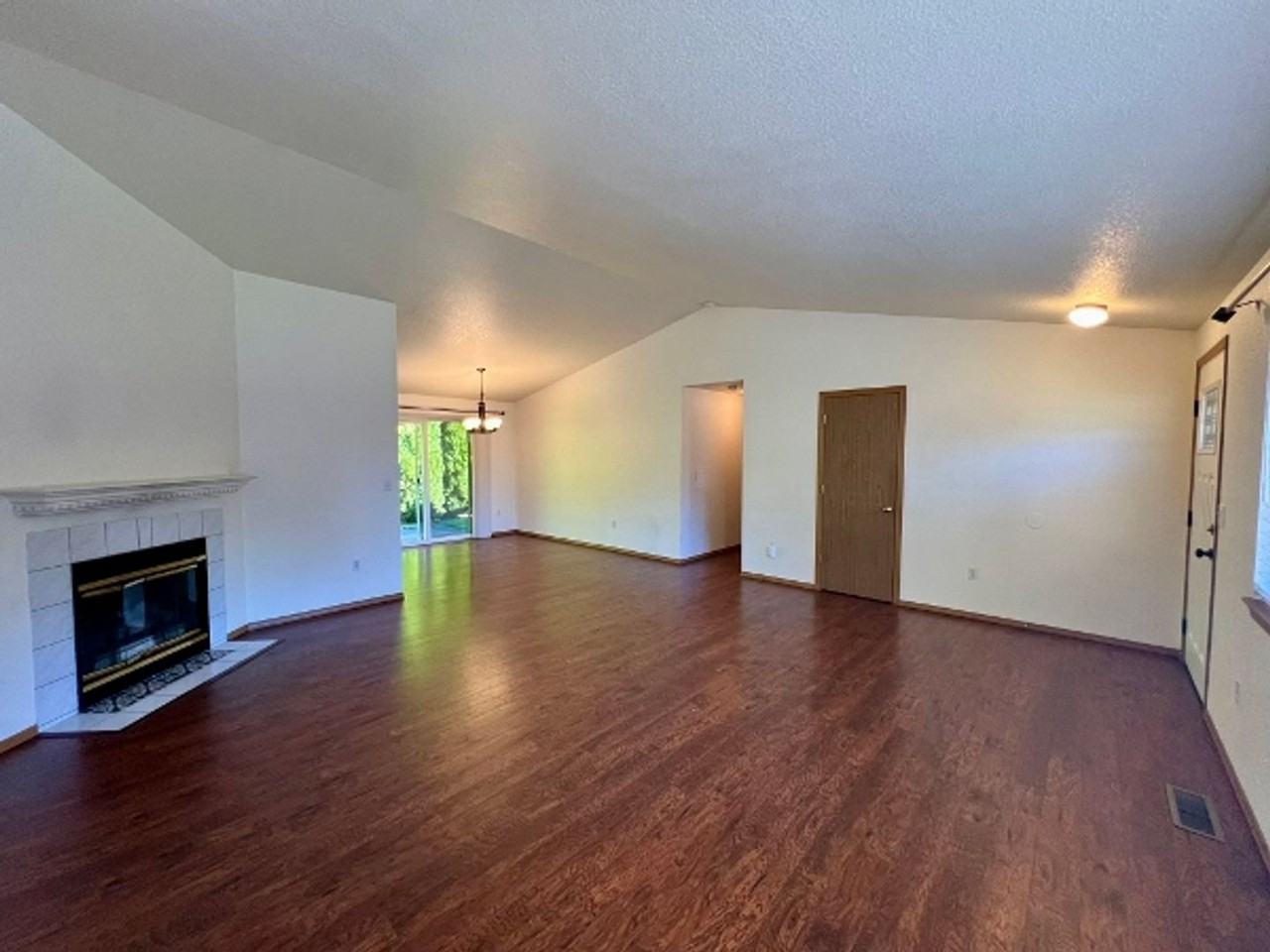 2422 Leach Ct Se - Photo 5 of 25