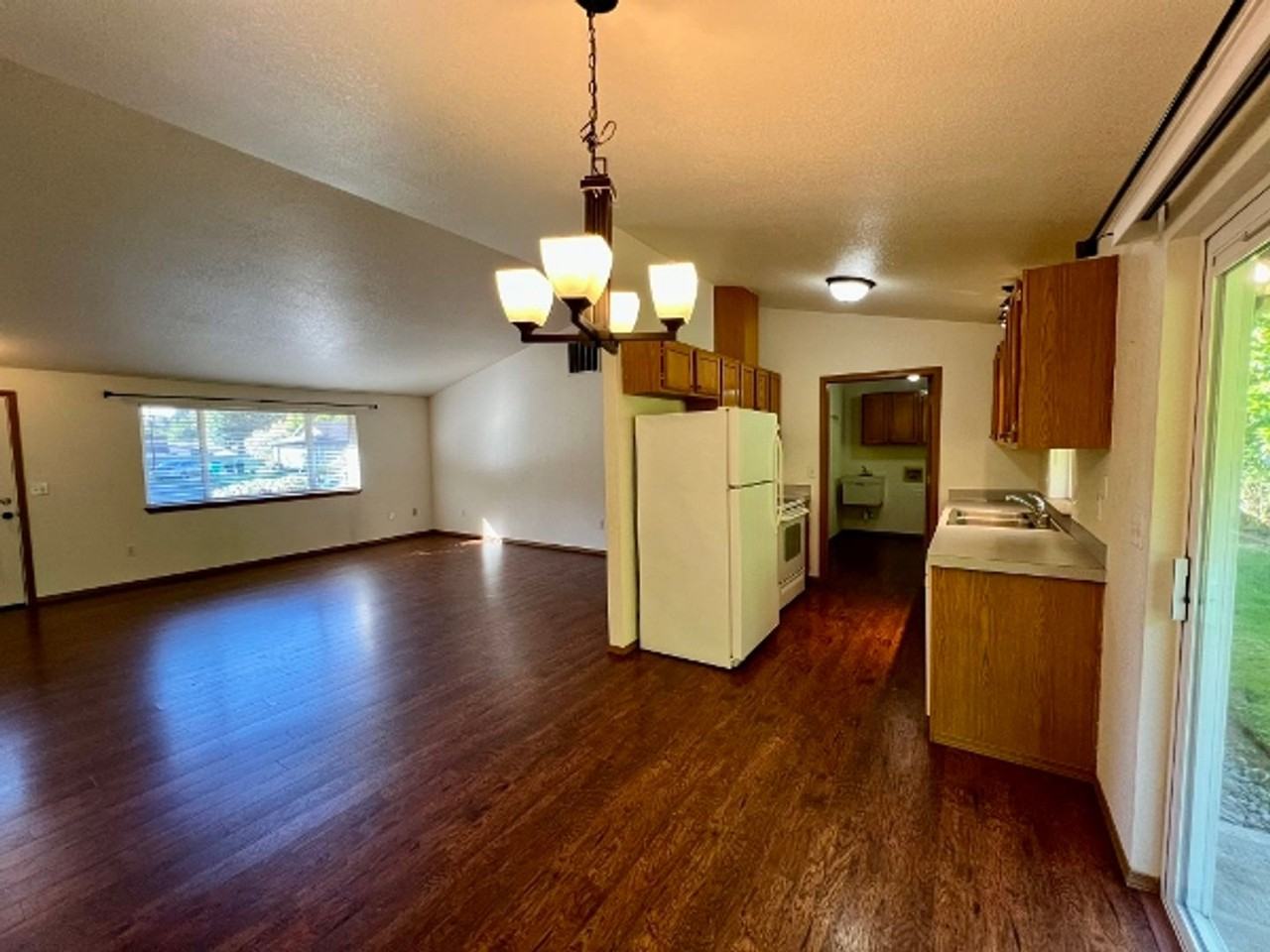 2422 Leach Ct Se - Photo 6 of 25