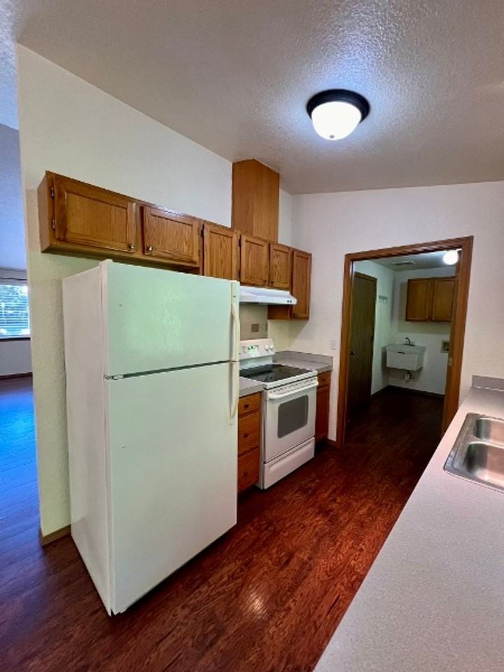 2422 Leach Ct Se - Photo 7 of 25