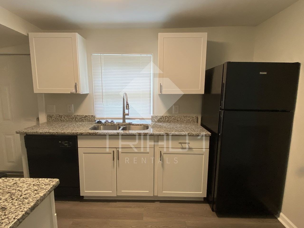 1701 Textile Dr - Photo 3 of 6