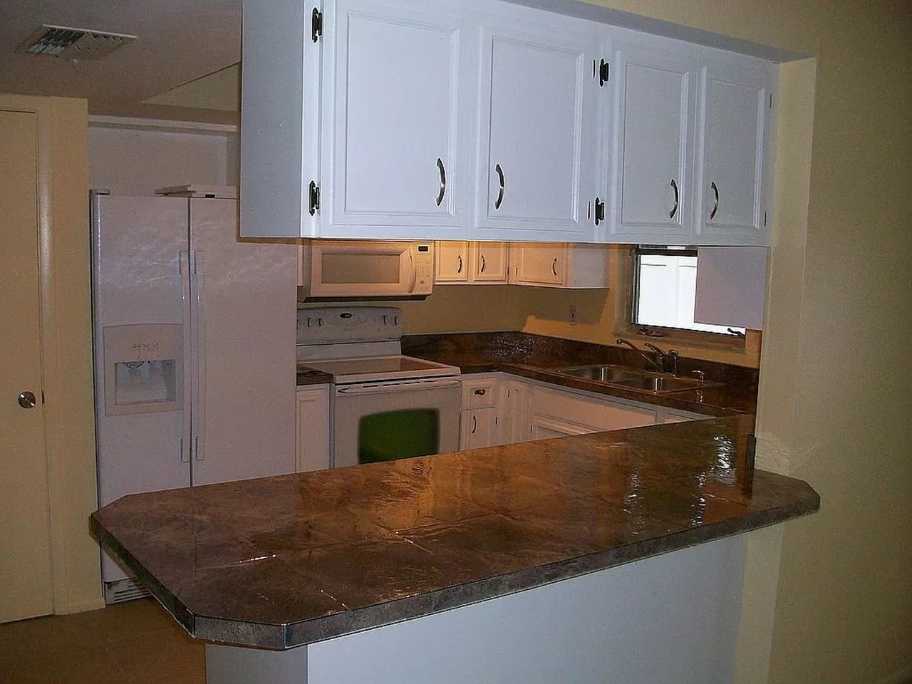 1373 42nd St - Photo 6 of 26