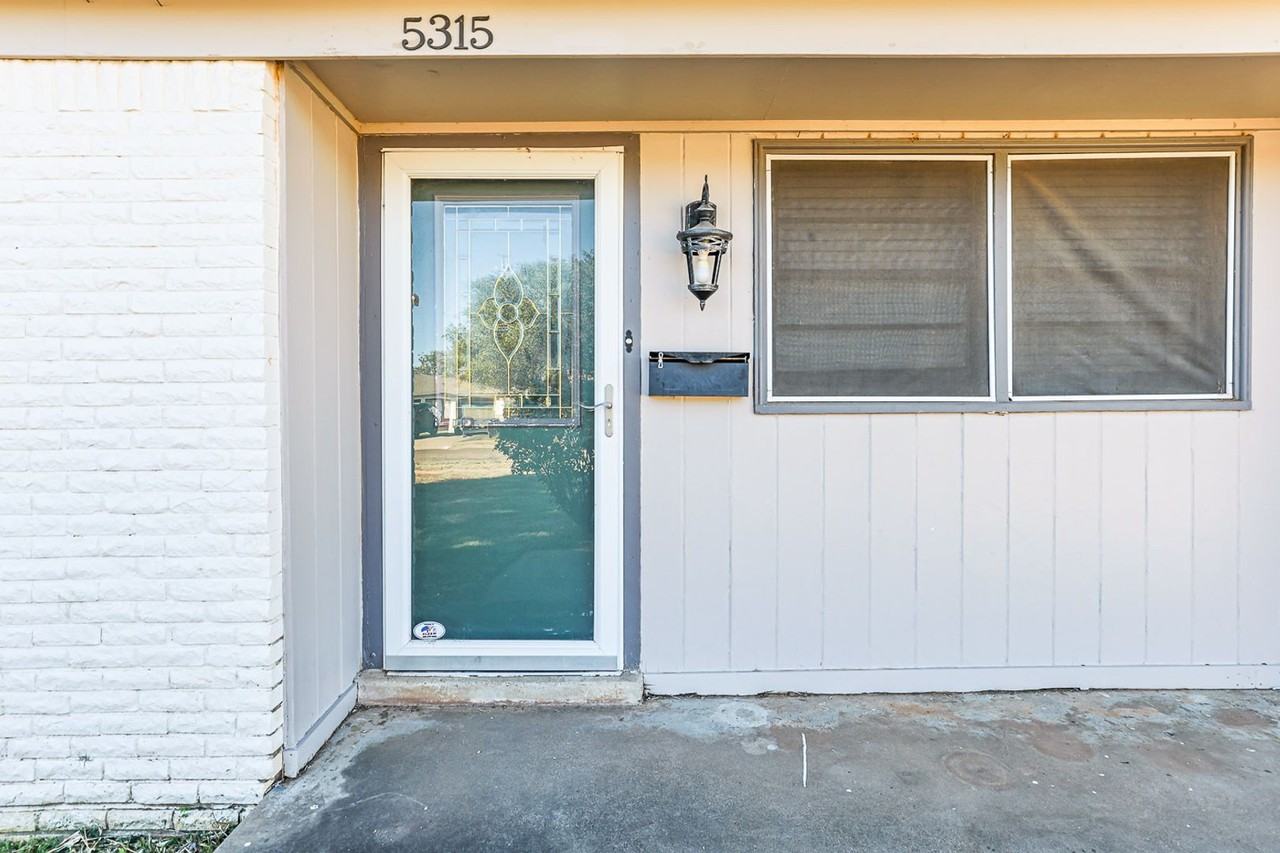 5315 39th St - Photo 3 of 22