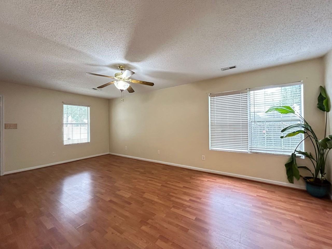 318 Windy Ridge Ln - Photo 2 of 21