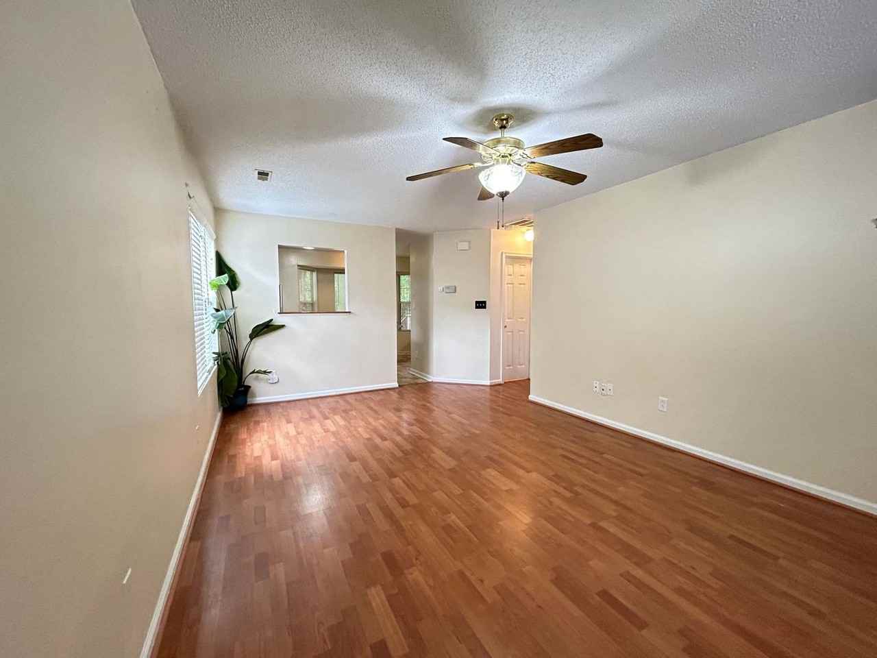 318 Windy Ridge Ln - Photo 3 of 21