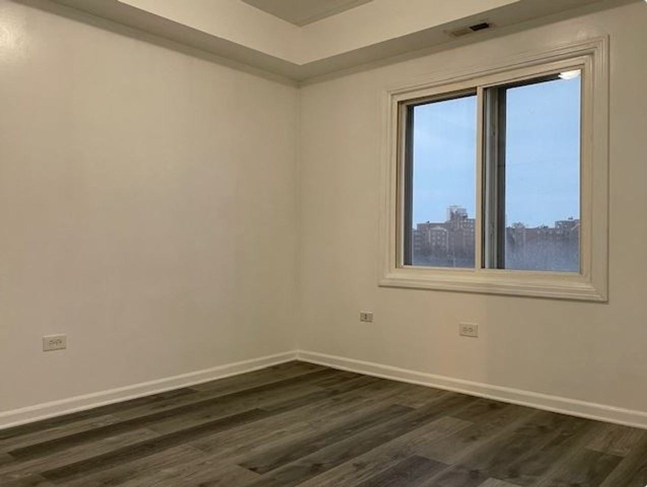 2932 S Wentworth Ave - Photo 4 of 9