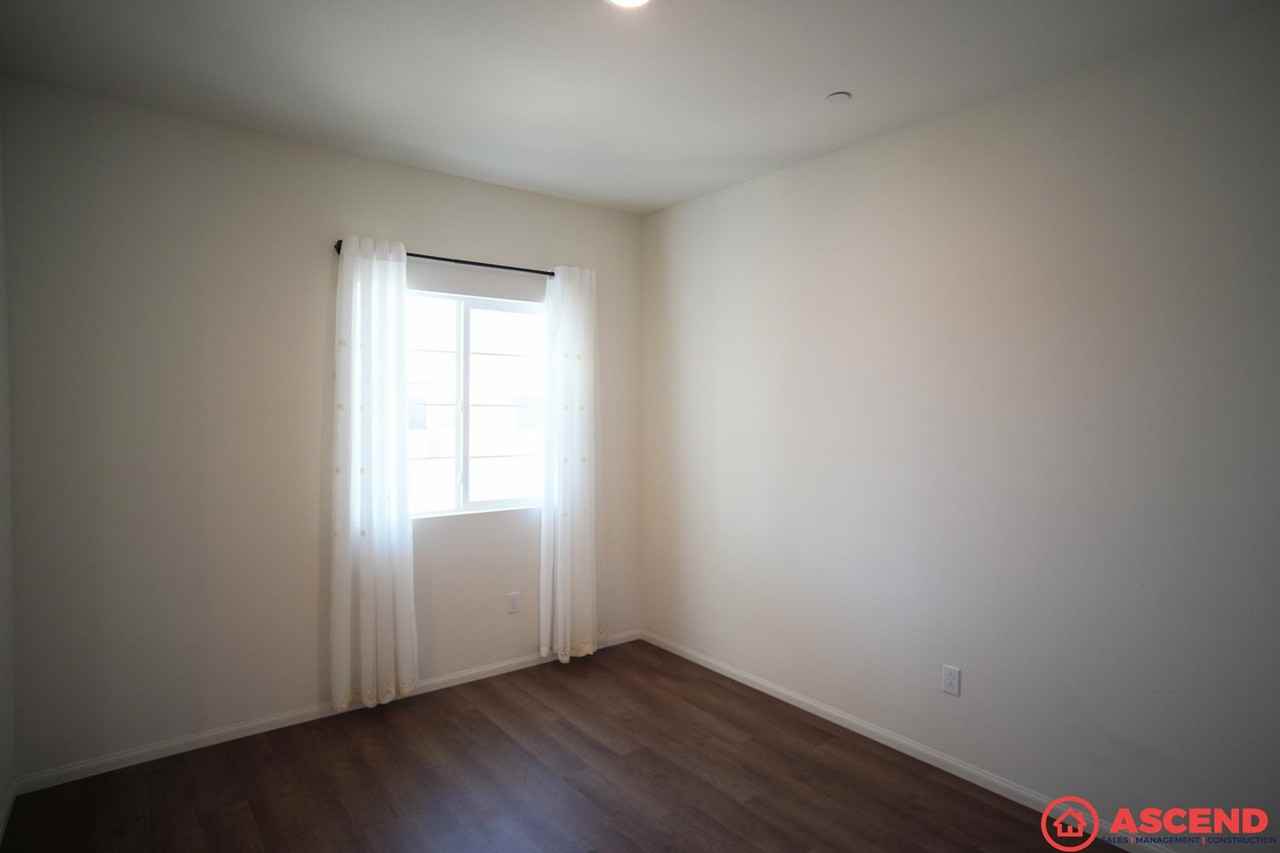 7320 Lago Puccini St - Photo 2 of 15