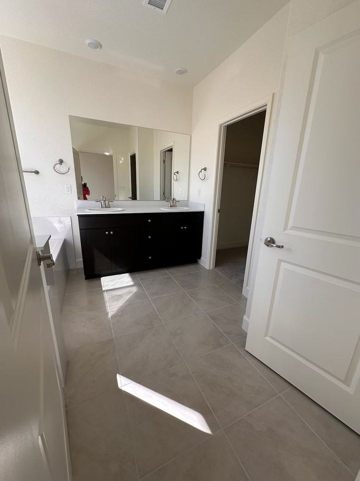 1235 Copper Hill Ave - Photo 7 of 16