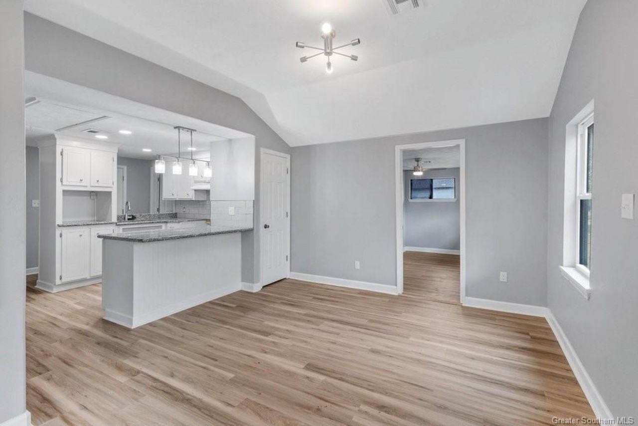 612 Block St - Photo 3 of 15