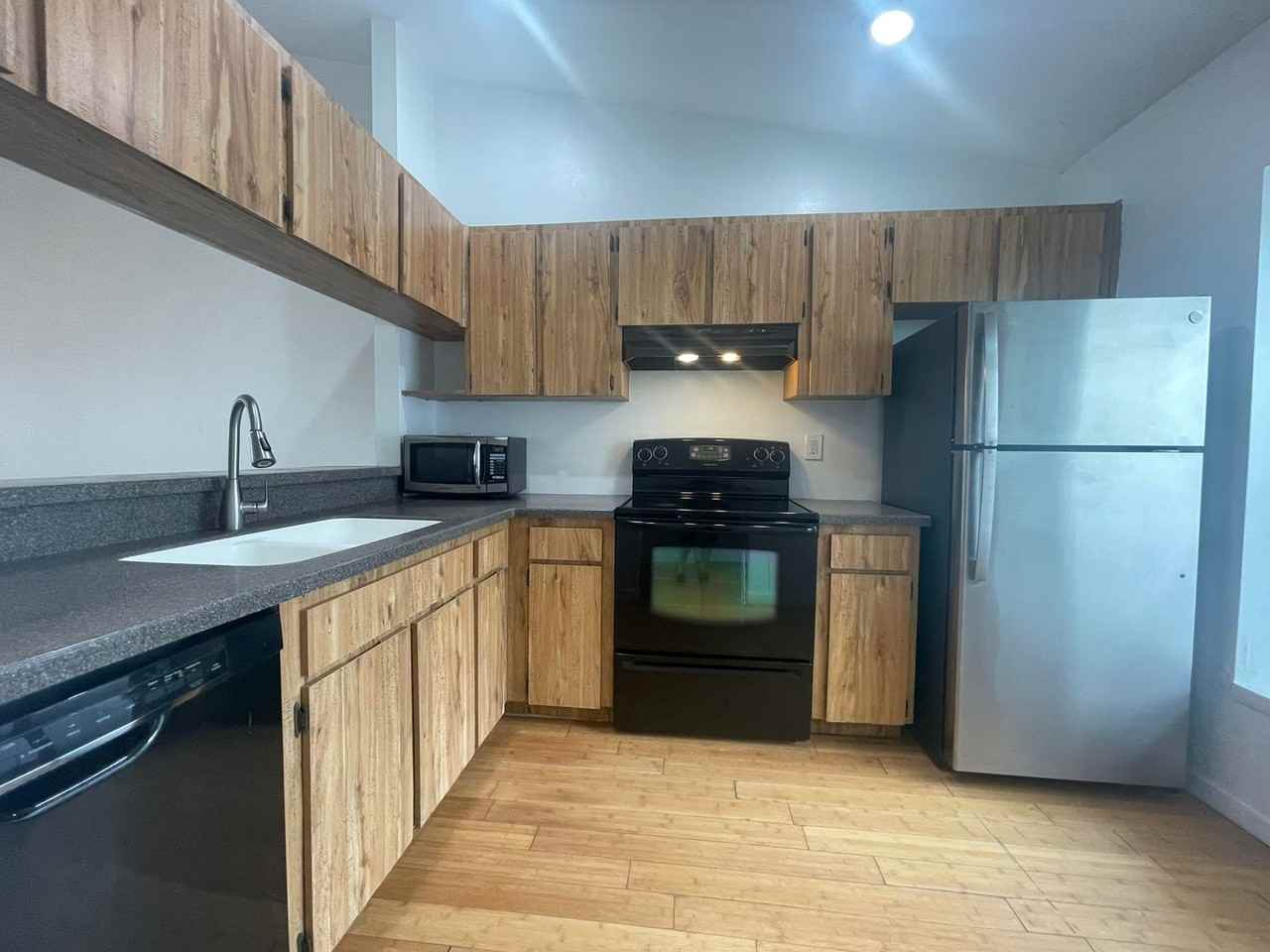 569 Laguna Vista Ct - Photo 2 of 16