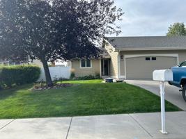 featured image of 3120 N Daffodil Dr