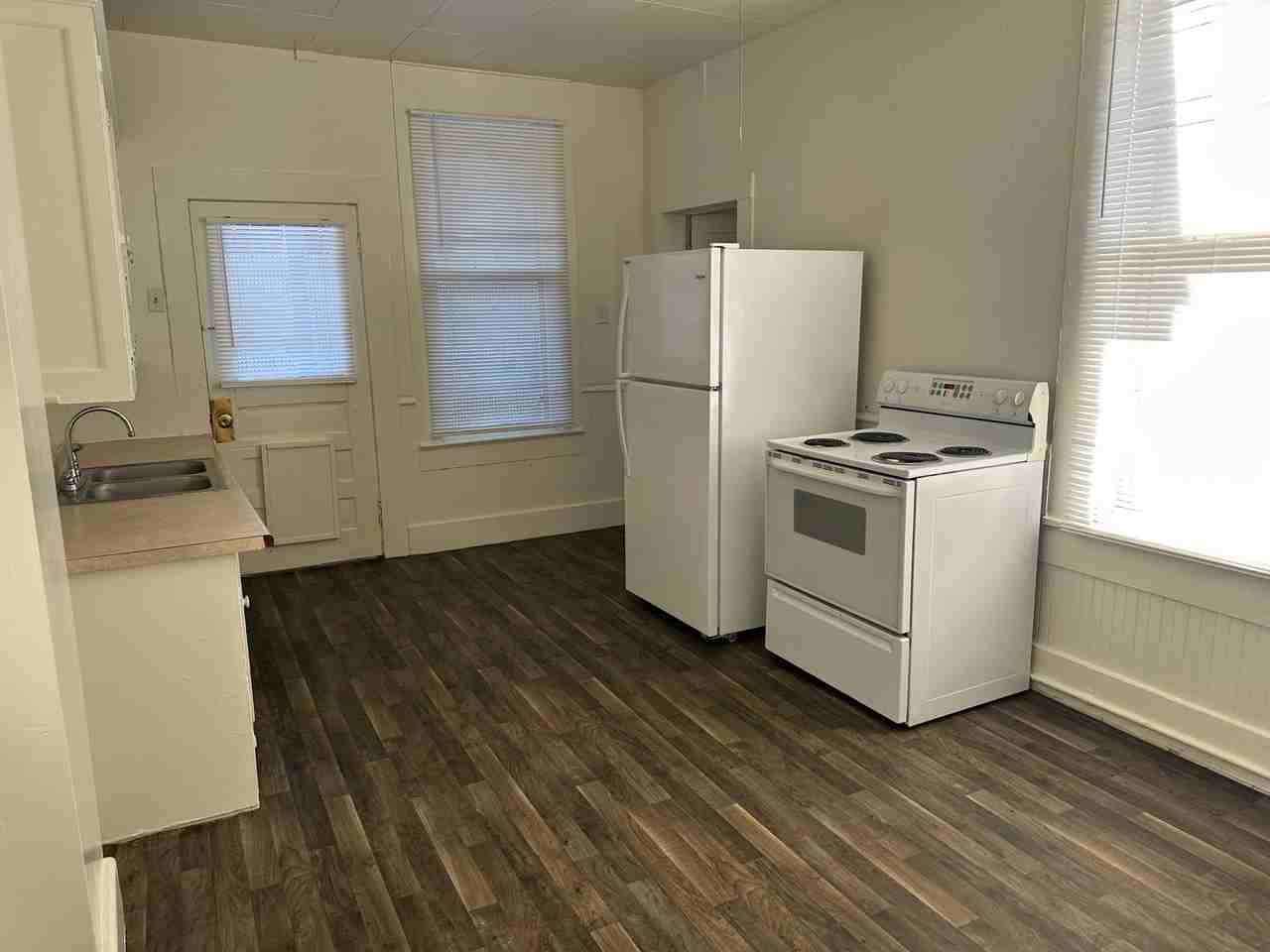 614 Se Emigrant Ave - Photo 5 of 11