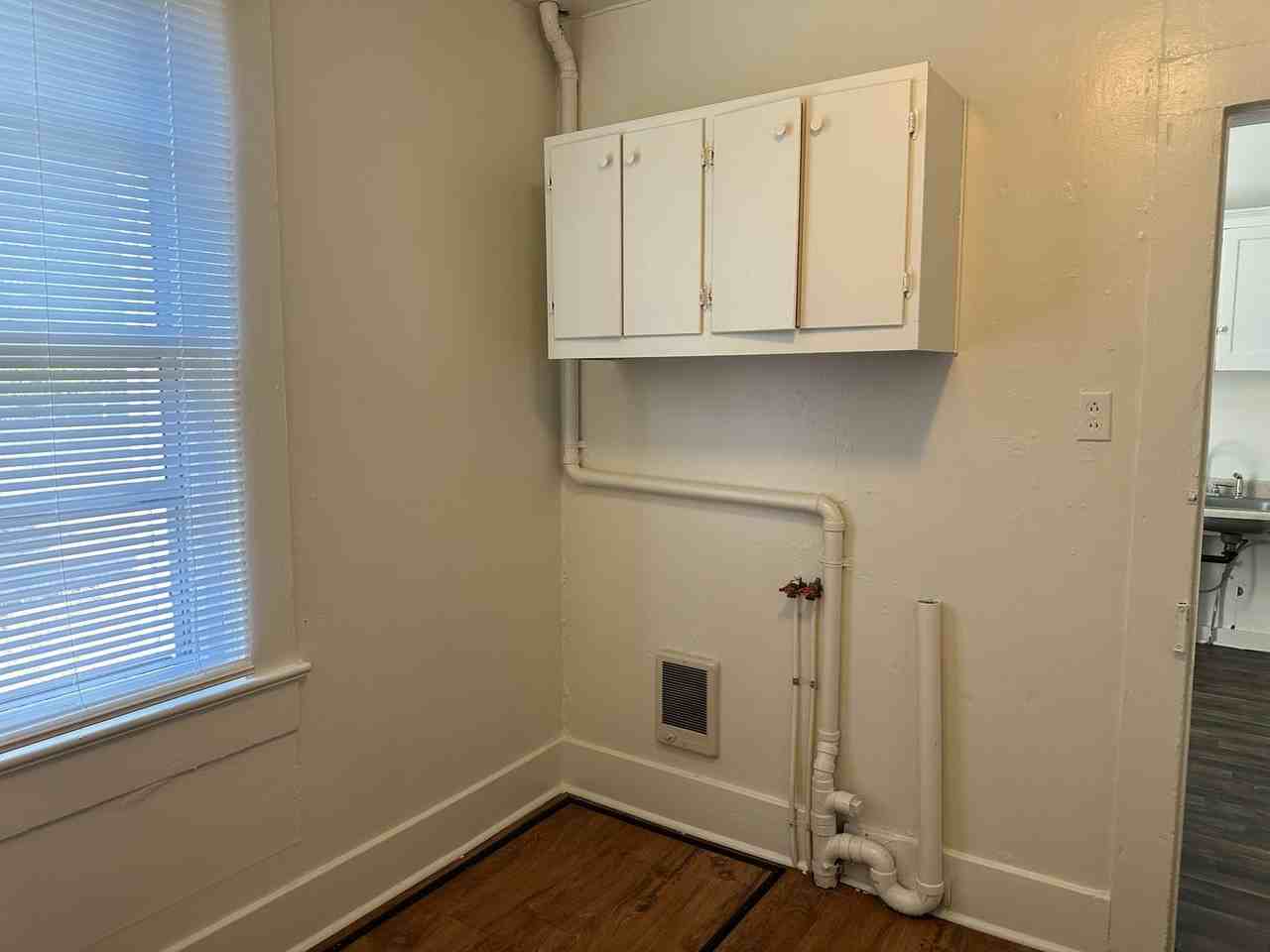 614 Se Emigrant Ave - Photo 7 of 11