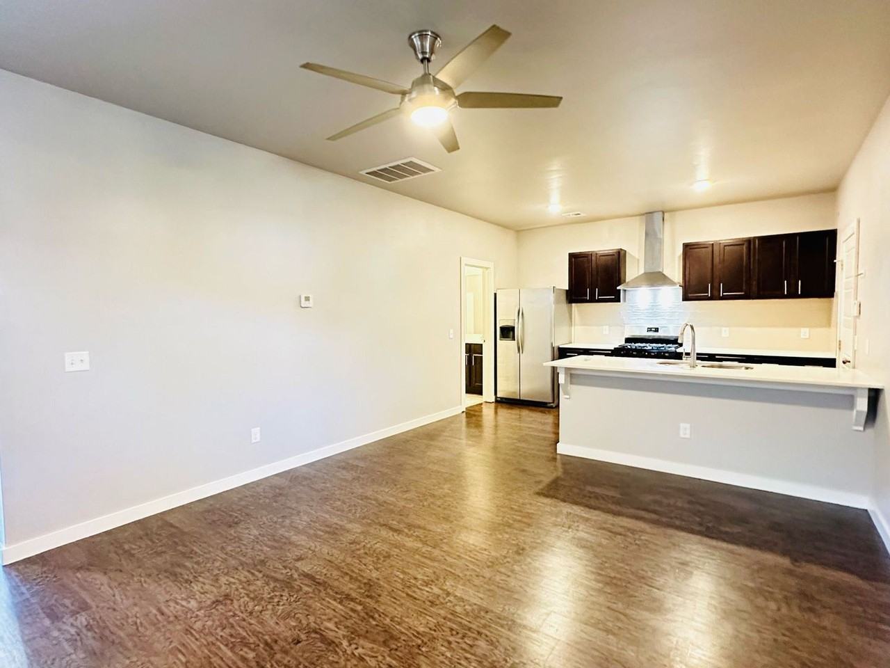 2116 Camino Del Plaza Ln - Photo 4 of 40