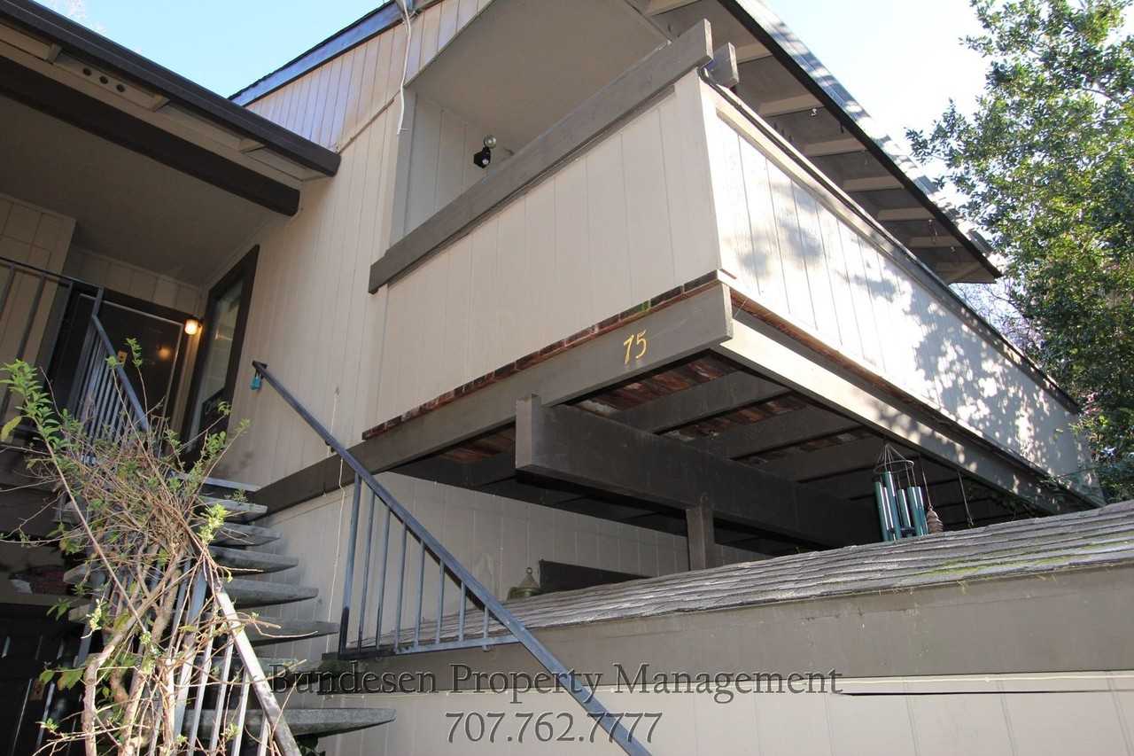 75 Creek Ct - Photo 3 of 20