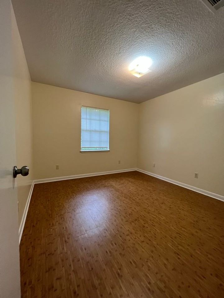 4935 Yacht Harbor Dr - Photo 3 of 9