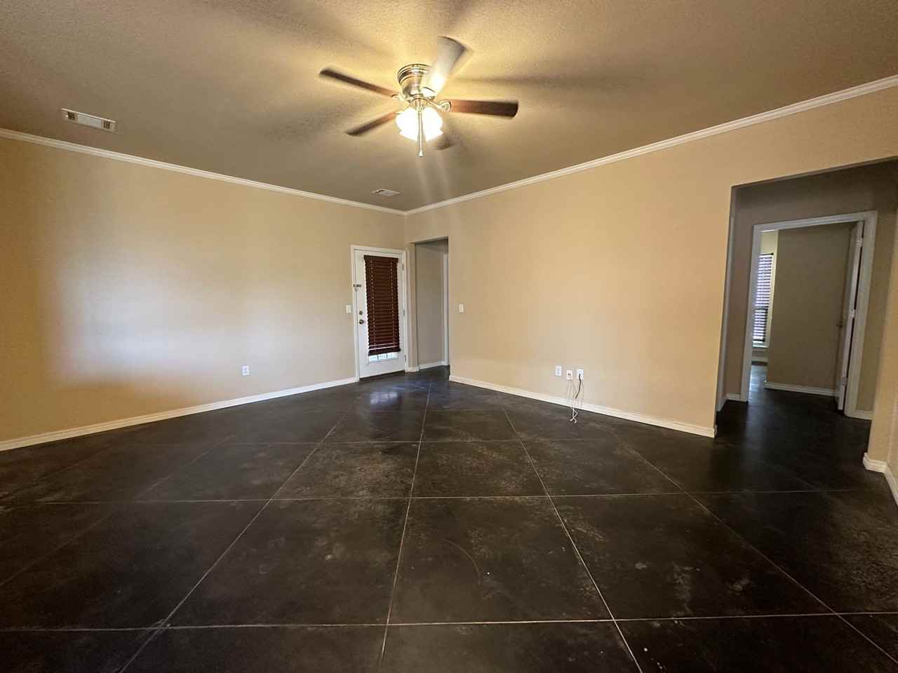 9304 Heritage Hills Pkwy - Photo 2 of 12