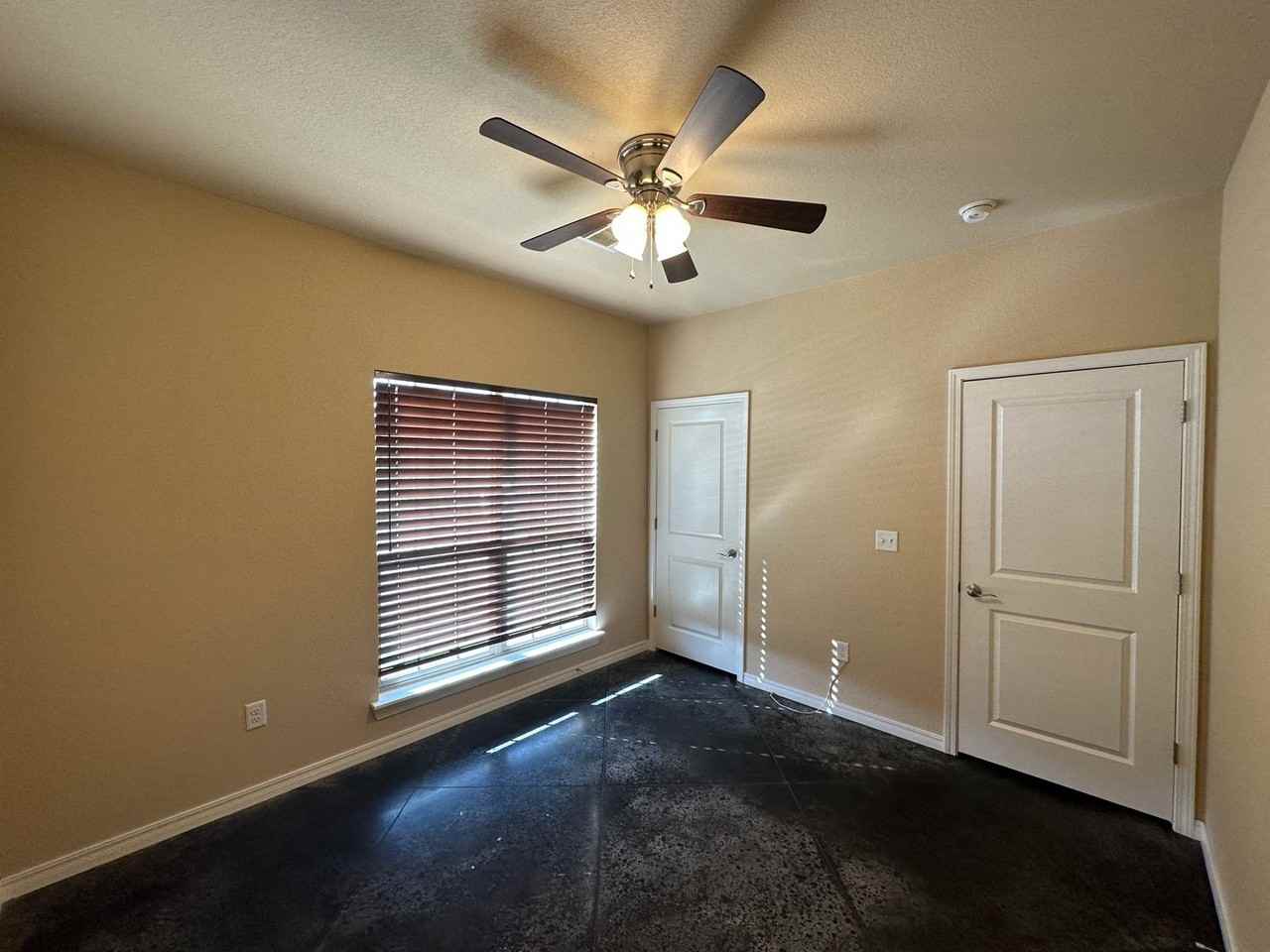 9304 Heritage Hills Pkwy - Photo 4 of 12