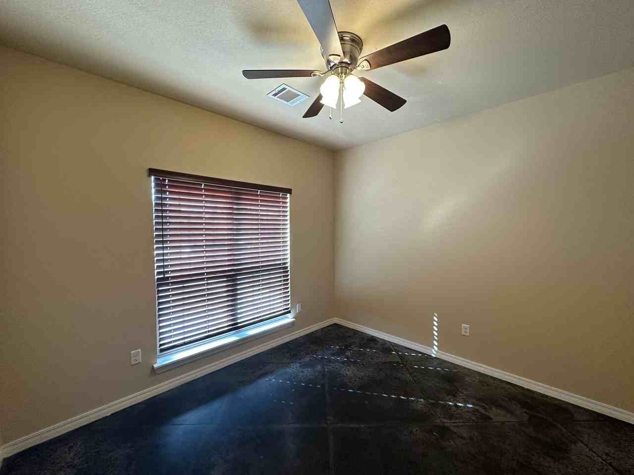 9304 Heritage Hills Pkwy - Photo 5 of 12