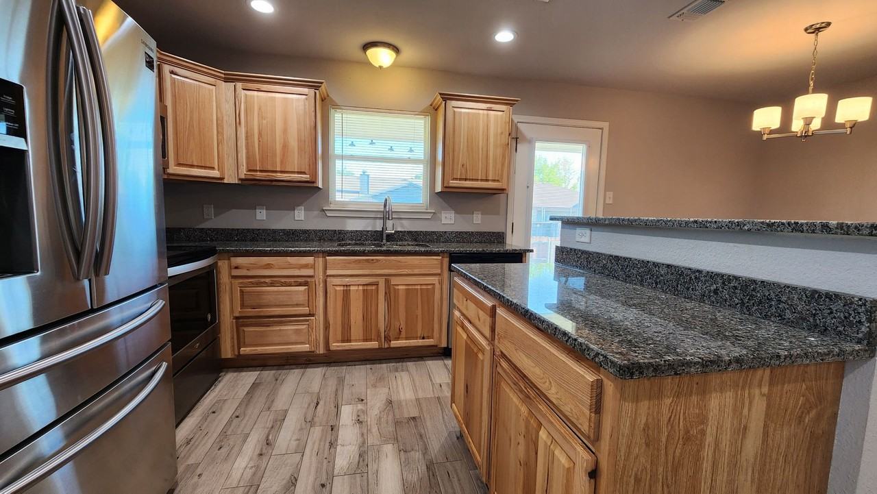 1202 South Concho Park Drive - Photo 4 of 18