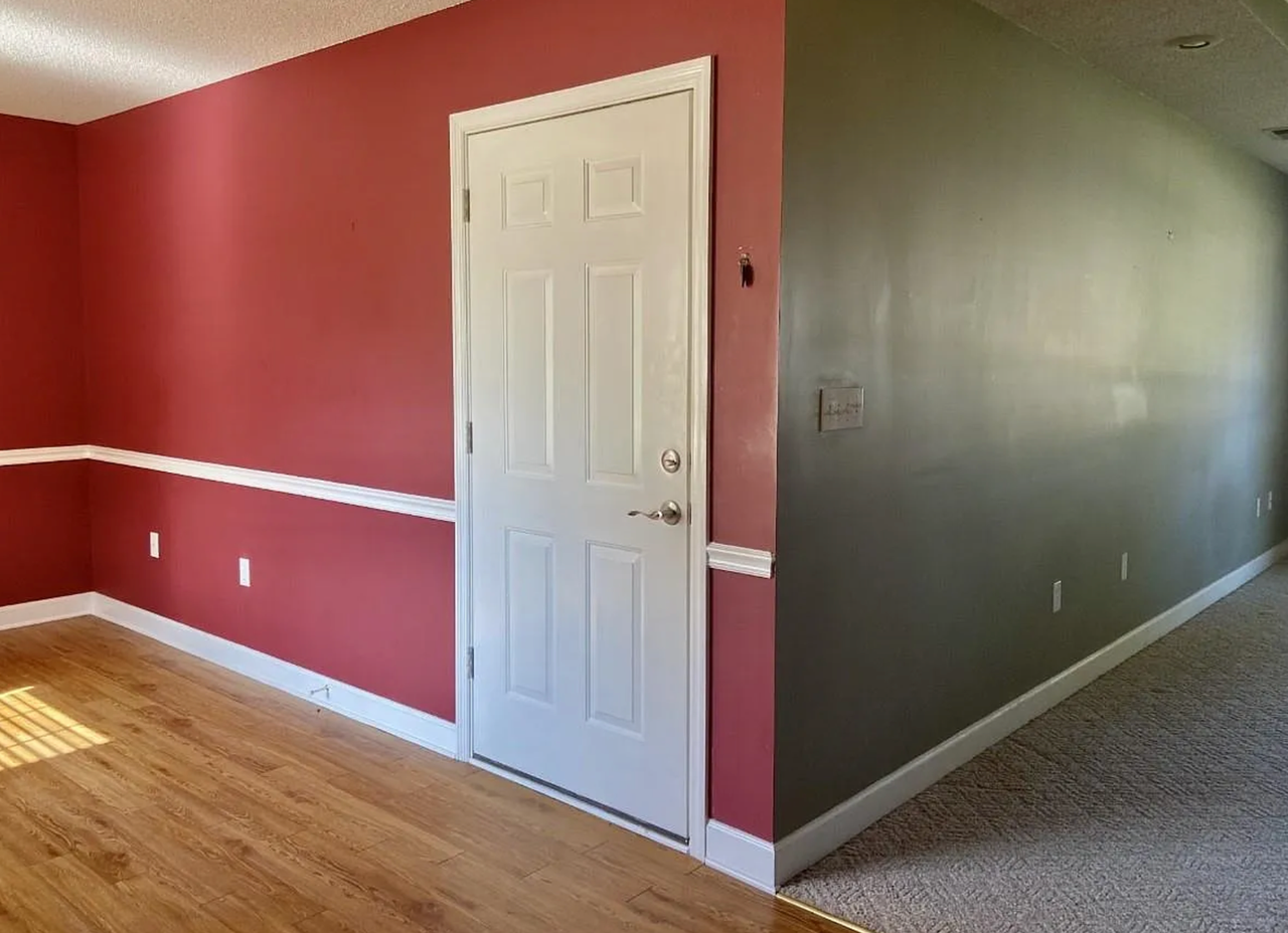 105 Wisconsin Ave - Photo 2 of 15