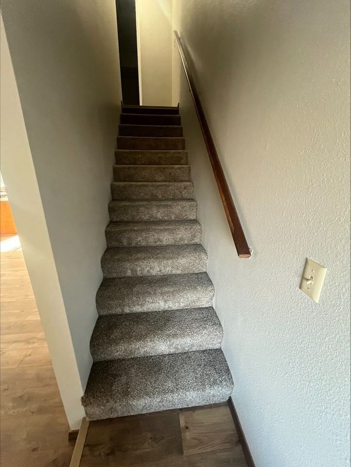 606 Bengal Ct - Photo 2 of 13